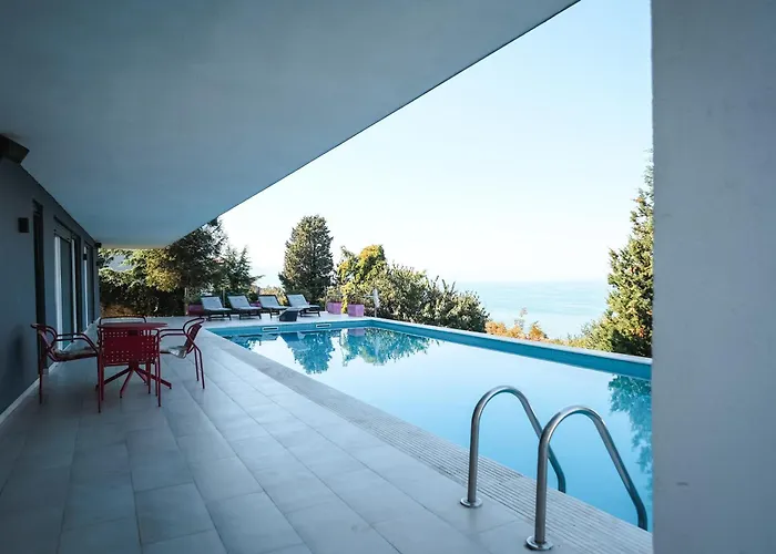 Sunrise - The Twin By Pikhost Široka