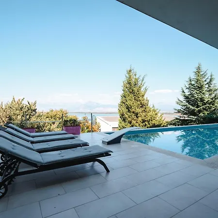 Sunrise - The Twin By Pikhost Villa *