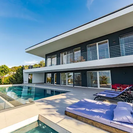 Villa Sunrise - The Twin By Pikhost *
